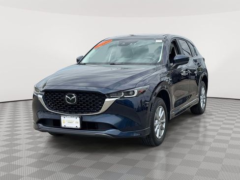 Used 2024 MAZDA CX-5 AWD 2.5 S w/ Preferred Package image 3