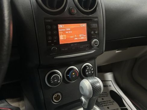 Used 2011 Nissan Rogue SV AWD/4WD image 17