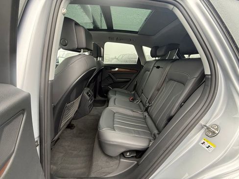 Used 2023 Audi Q5 2.0T Premium w/ Convenience Package image 16