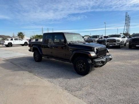 Used 2022 Jeep Gladiator Willys image 5
