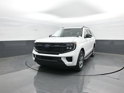 New 2026 Ford Expedition Active AWD/4WD image 3