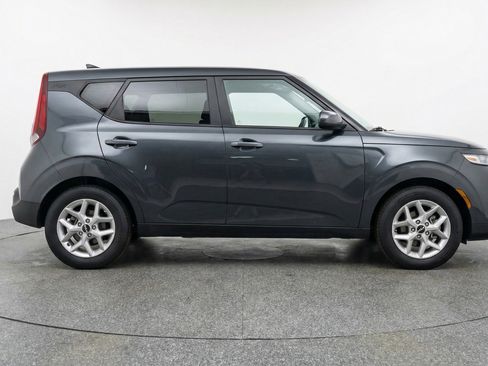 Used 2025 Kia Soul LX w/ LX Technology Package image 11