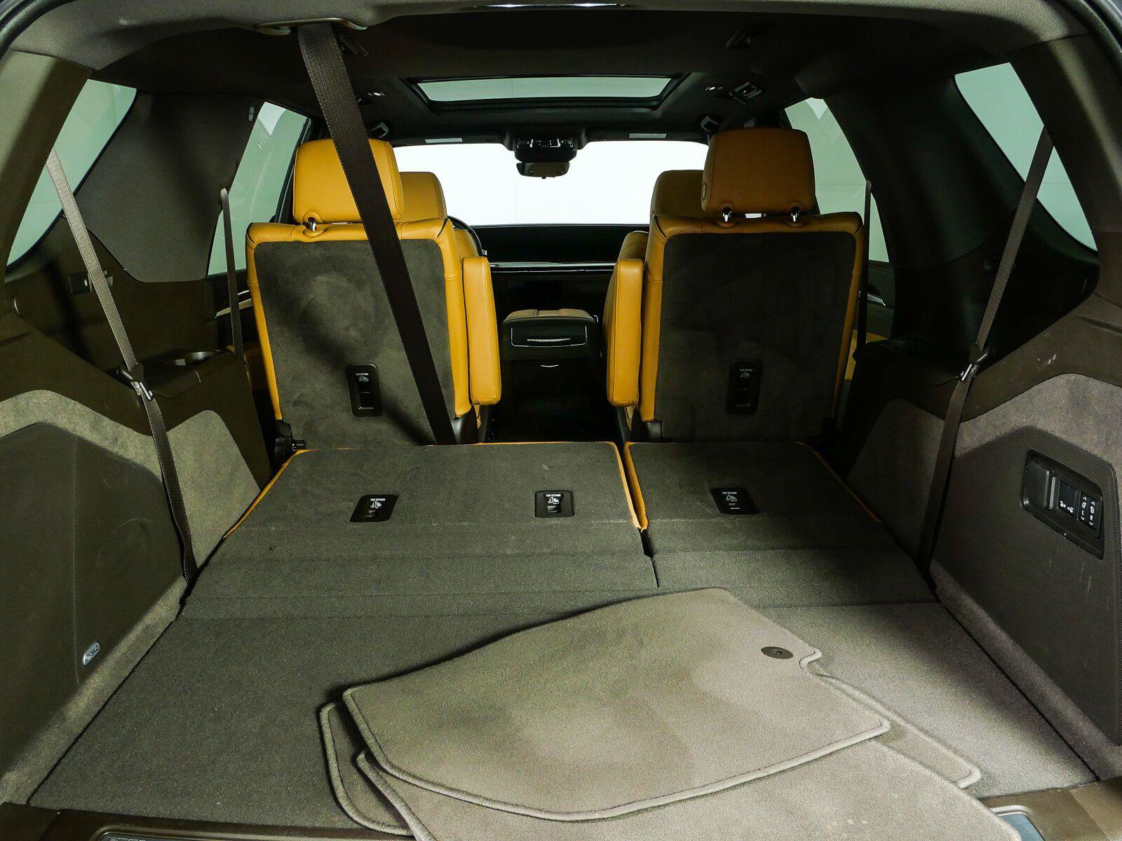 Used 2025 Cadillac Escalade Premium Luxury w/ LPO, Radiant Package RWD image 35