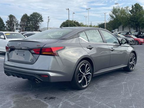 Used 2024 Nissan Altima 2.5 SR FWD image 7