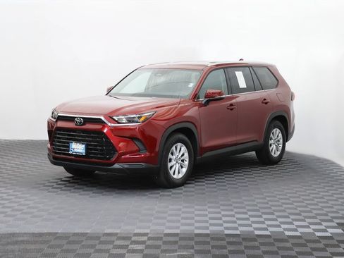 Used 2026 Toyota Grand Highlander AWD image 3
