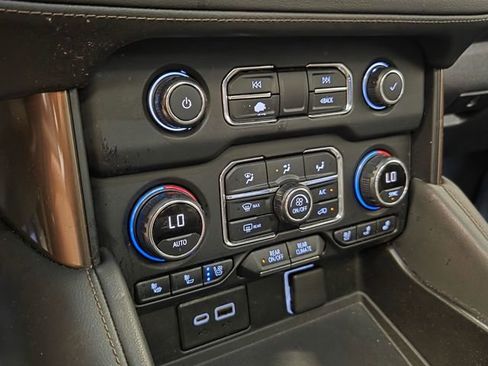 Used 2021 Chevrolet Tahoe High Country AWD/4WD image 22