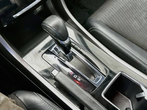 Used 2017 Honda Accord Sport image 18