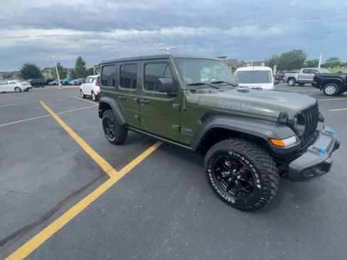 Used 2023 Jeep Wrangler Unlimited w/ Cold Weather Group AWD/4WD image 4