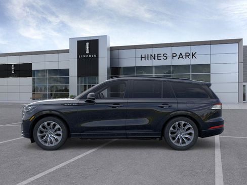 New 2026 Lincoln Aviator AWD image 3