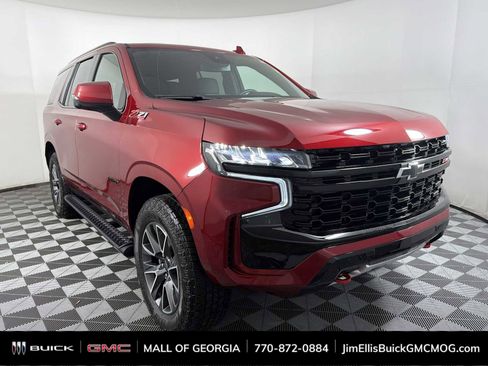 Used 2023 Chevrolet Tahoe Z71 w/ Luxury Package image 2