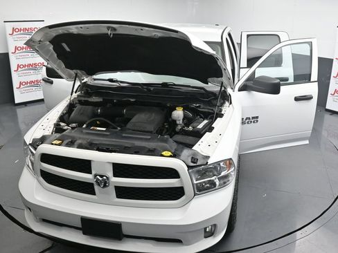 Used 2018 RAM 1500 Express w/ Express Value Package AWD/4WD image 40