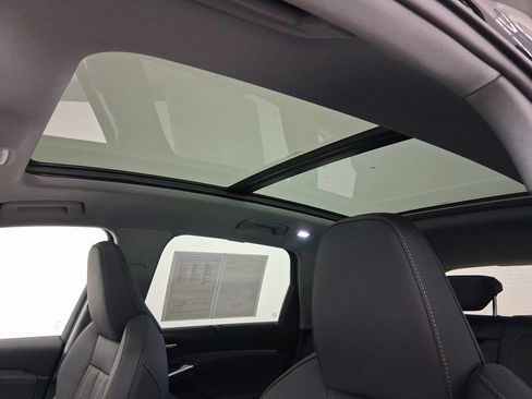 Used 2025 Audi Q6 e-tron Premium Plus w/ Premium Plus image 14