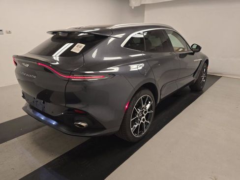 Used 2022 Aston Martin DBX image 3