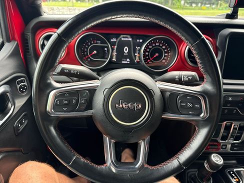 Used 2018 Jeep Wrangler Unlimited Rubicon AWD/4WD image 17