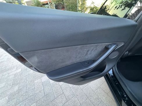 Used 2022 Tesla Model Y Performance AWD/4WD image 46