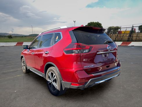 Used 2020 Nissan Rogue SV w/ Sun & Sound Touring Package FWD image 4