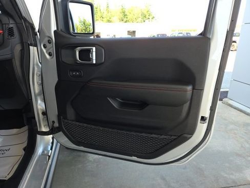 Used 2024 Jeep Wrangler Unlimited Rubicon 392 AWD/4WD image 59