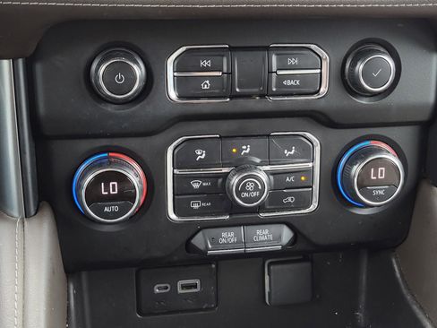 Used 2021 Chevrolet Tahoe LS w/ Driver Alert Package RWD image 26