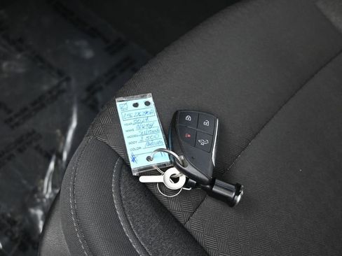 Used 2024 Chevrolet Silverado 2500 LT image 17