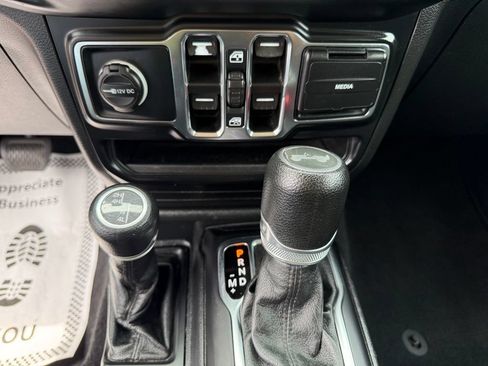 Used 2021 Jeep Wrangler Unlimited Sport AWD/4WD image 22