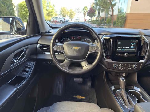 Used 2019 Chevrolet Traverse LT image 25