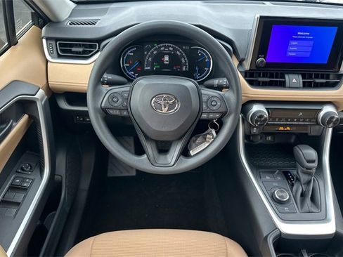 Used 2025 Toyota RAV4 LE image 12