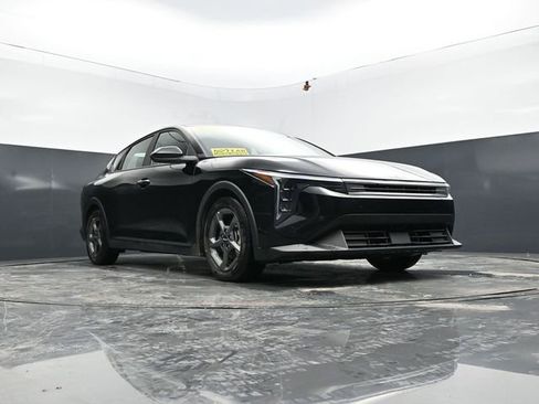 Used 2025 Kia K4 FWD image 42