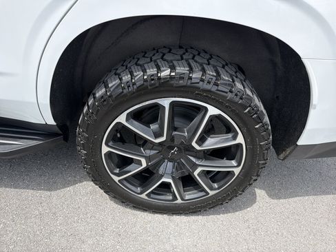 Used 2023 Chevrolet Tahoe RST AWD/4WD image 12