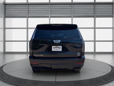 Used 2026 Cadillac Escalade Platinum Sport w/ LPO, ONYX Package AWD/4WD image 5