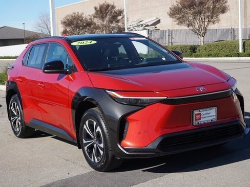 Used 2024 Toyota bZ4X XLE image 1