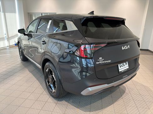 Used 2026 Kia Sportage EX image 3