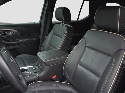 Used 2023 Chevrolet Traverse Premier w/ Redline Edition image 7