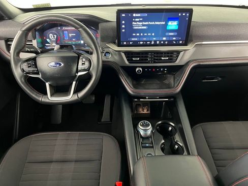 Used 2025 Ford Explorer ST-Line w/ ST-Line Street Pack image 11