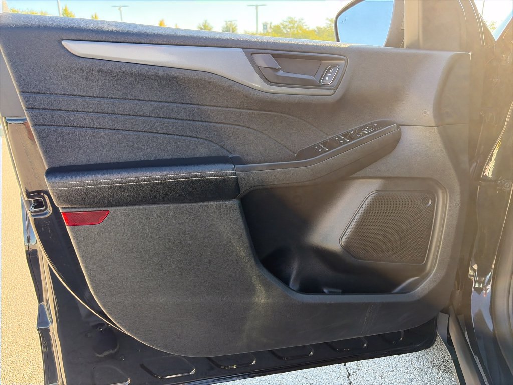 Used 2025 Ford Escape Active AWD/4WD image 13