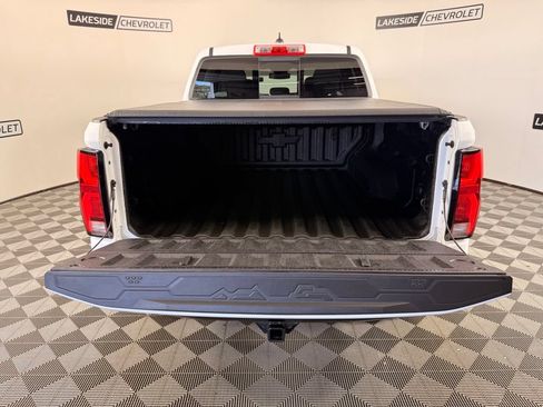Used 2025 Chevrolet Colorado ZR2 w/ Technology Package AWD/4WD image 18