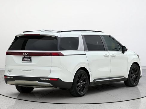 Used 2023 Kia Carnival SX Prestige FWD image 2