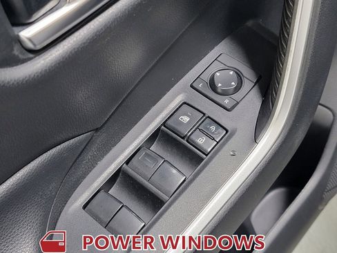 Used 2020 Toyota RAV4 XLE image 27