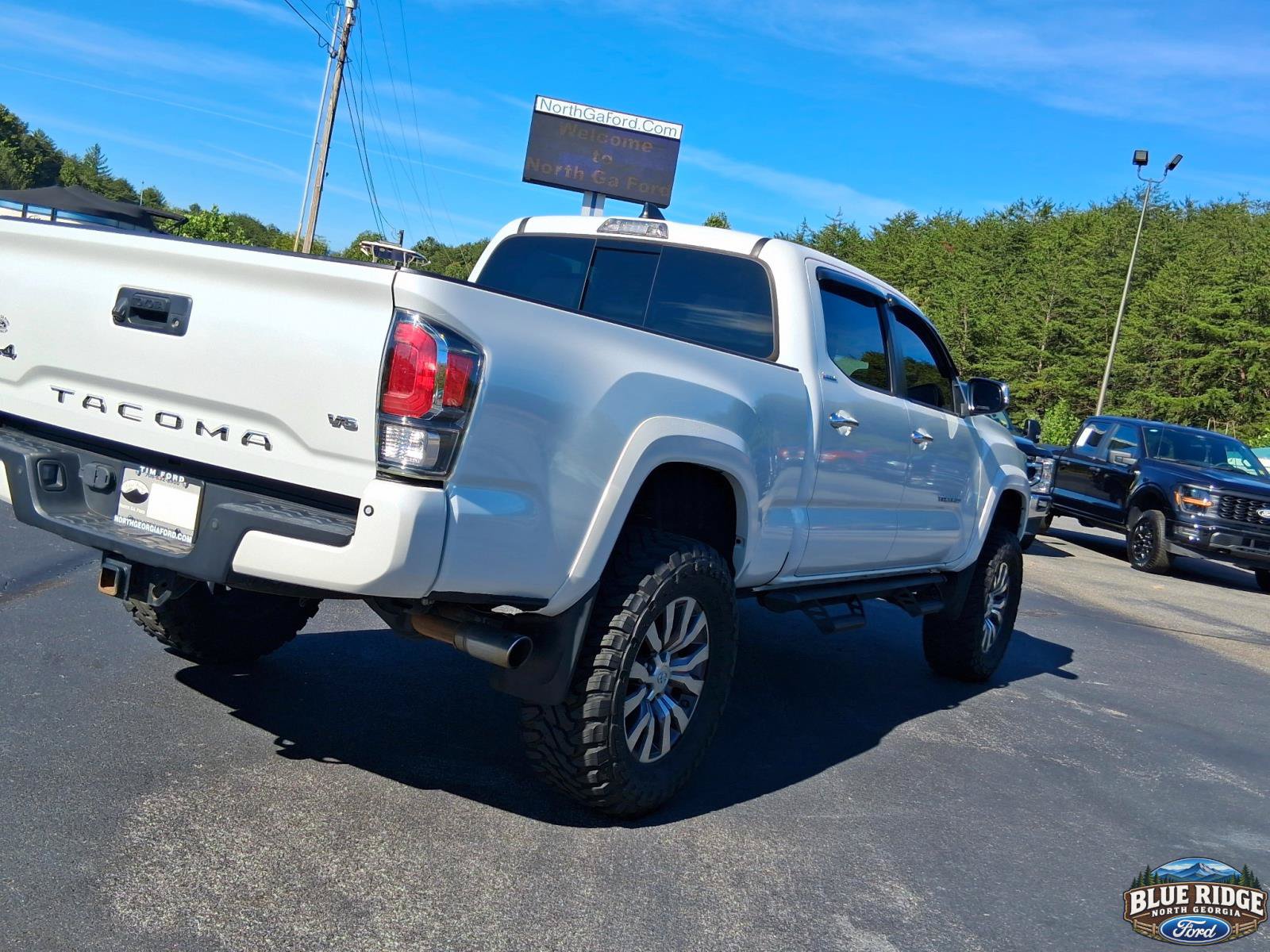Used 2021 Toyota Tacoma Limited AWD/4WD image 28