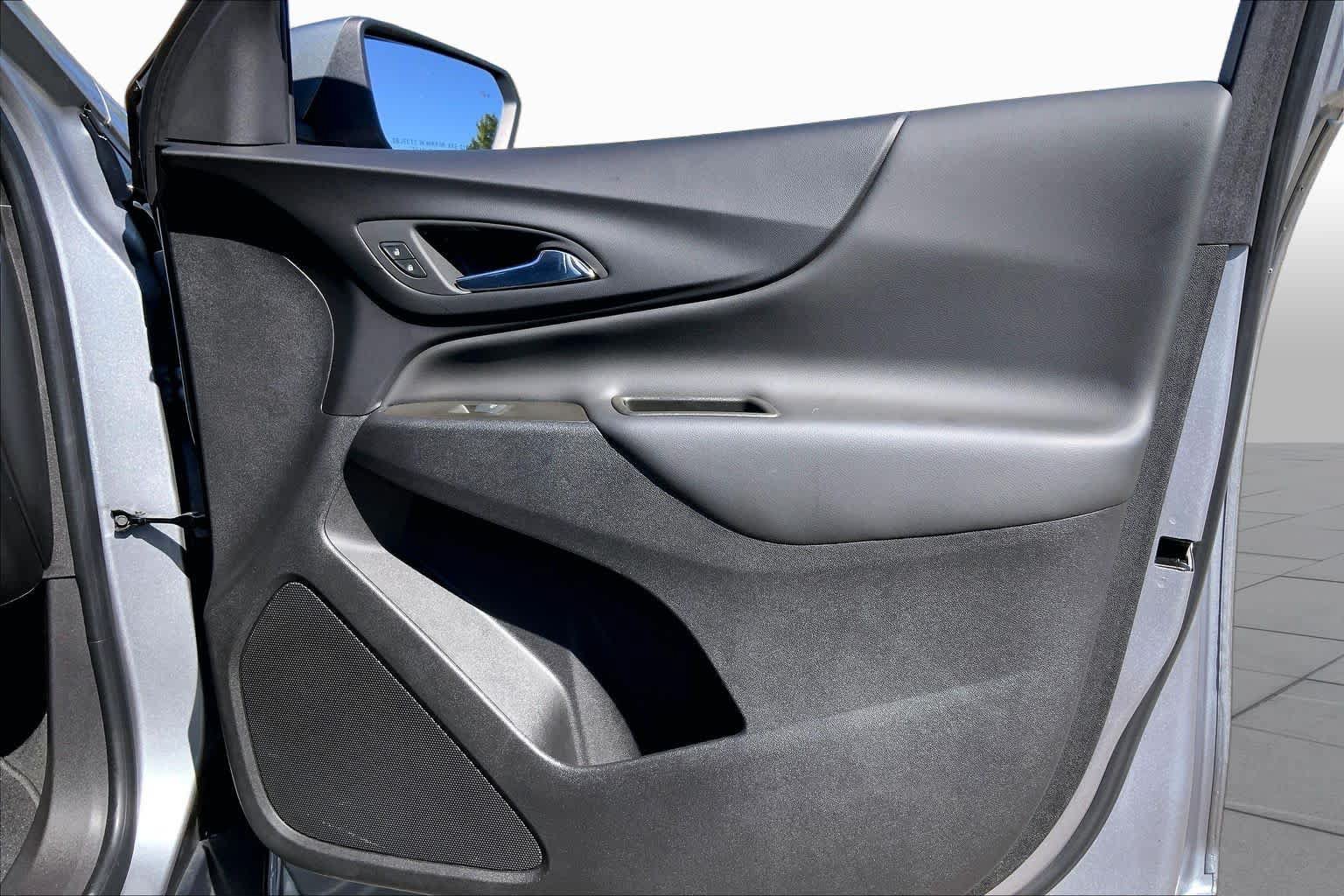 Used 2023 Chevrolet Equinox LT FWD image 23