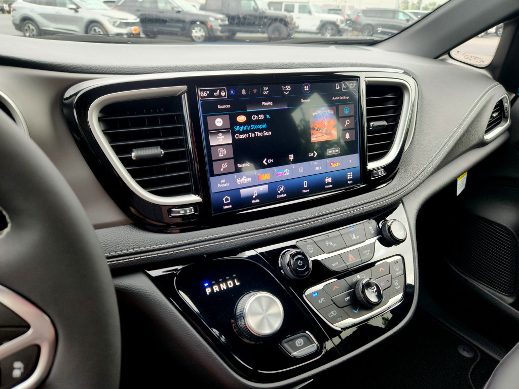 New 2027 Chrysler Pacifica Select FWD image 27