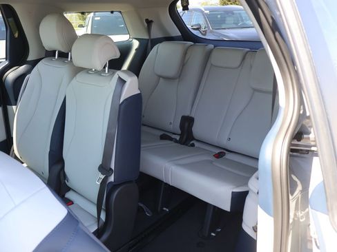 New 2026 Kia Carnival EX FWD image 13