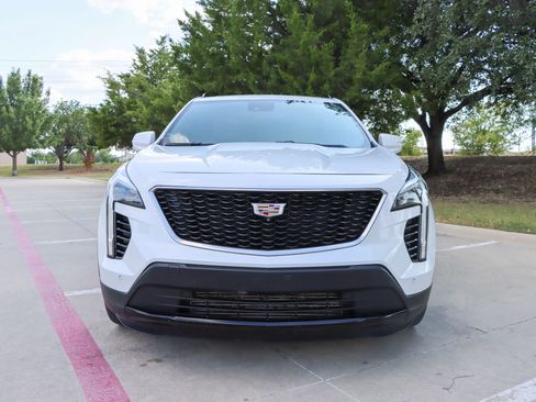 Used 2023 Cadillac XT4 Sport FWD image 2