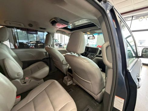 Used 2016 Toyota Sienna XLE w/ XLE Navigation Package AWD/4WD image 40