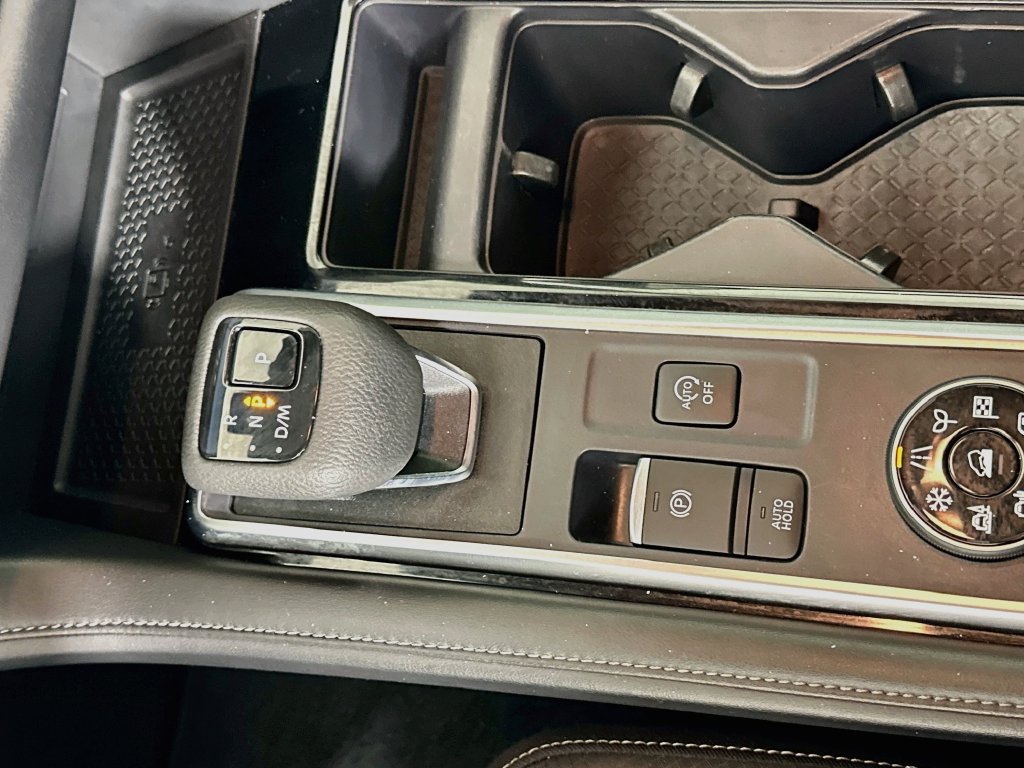 Used 2024 Nissan Pathfinder SL AWD/4WD image 17