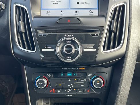 Used 2017 Ford Focus SEL w/ Cold Weather Package image 23