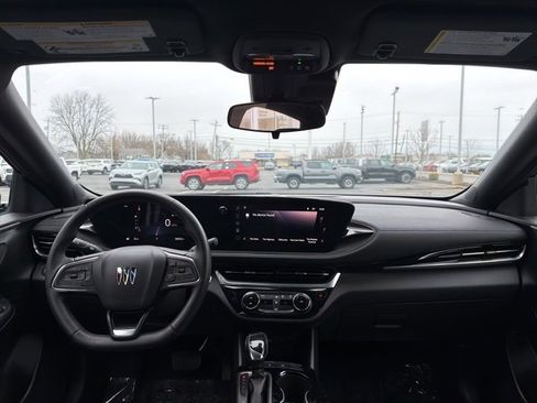 Used 2024 Buick Envista Sport Touring image 13