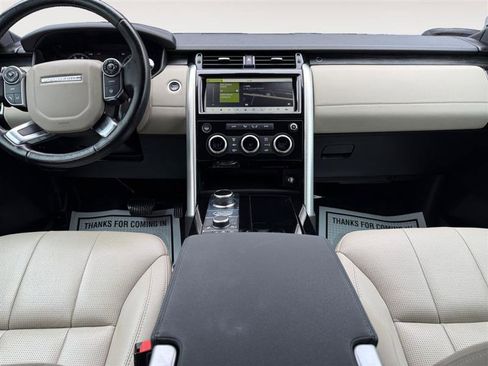 Used 2018 Land Rover Discovery HSE image 11