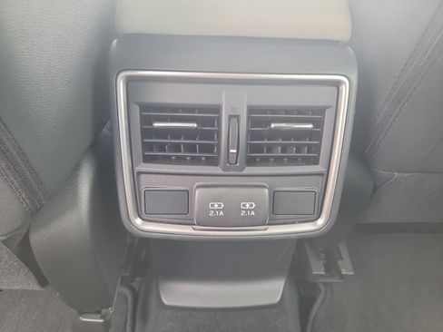 Used 2020 Subaru Forester Premium AWD/4WD image 17