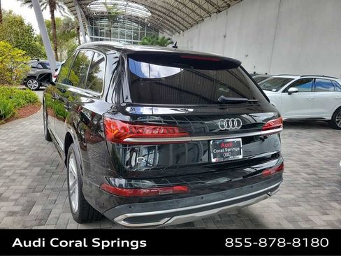 Certified 2022 Audi Q7 Premium w/ Convenience Package image 12