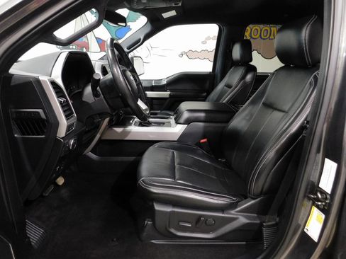 Used 2019 Ford F150 Lariat image 34